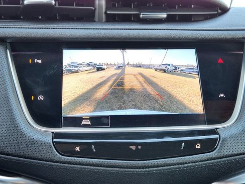 Certified 2023 Cadillac XT6 Luxury FWD image 18