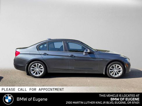 Used 2018 BMW 320i xDrive Sedan w/ Convenience Package AWD/4WD image 2