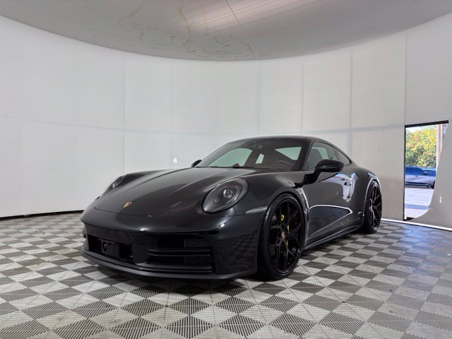 Used 2025 Porsche 911 Carrera RWD image 3