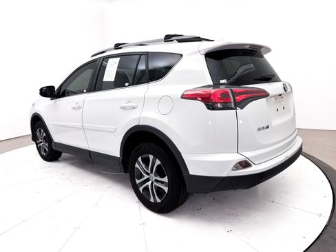 Used 2018 Toyota RAV4 LE w/ Carpet Mat Package FWD image 12
