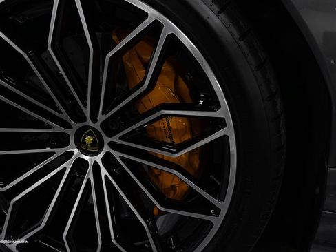 New 2025 Lamborghini Urus SE image 7