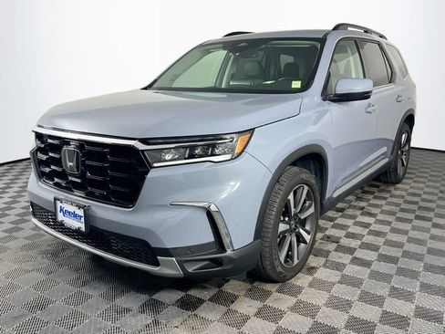 Used 2024 Honda Pilot Touring image 2