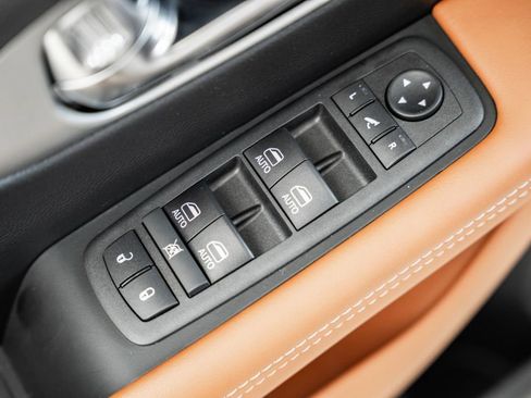 New 2026 Chrysler Pacifica Pinnacle image 34