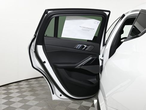 New 2026 BMW X6 xDrive40i w/ Climate Comfort Package image 31