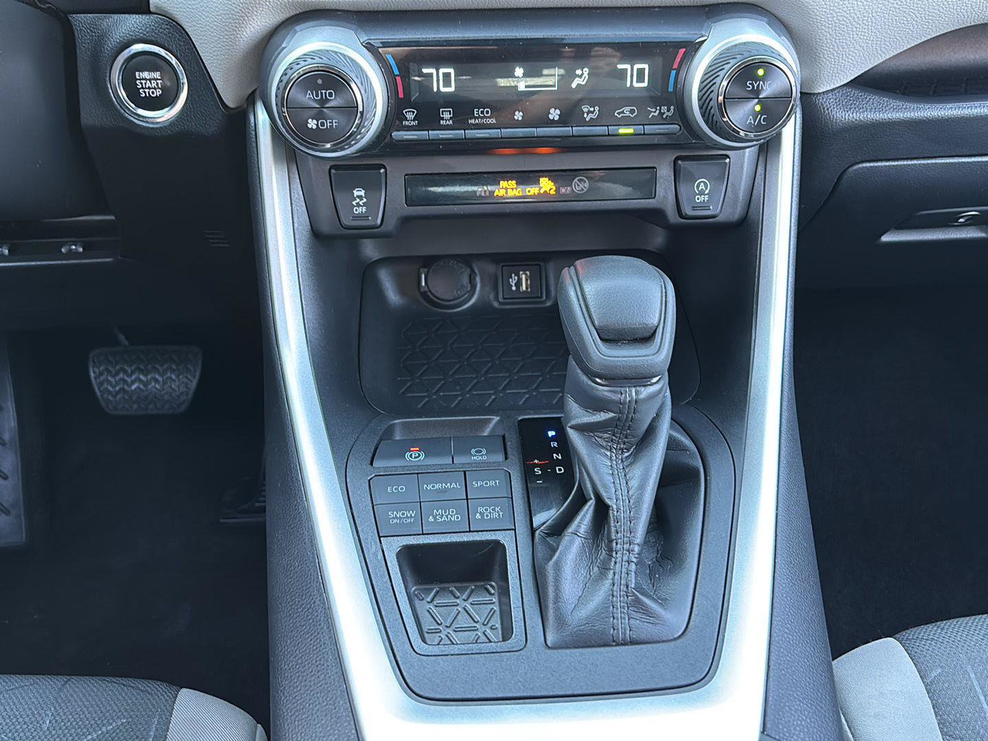 Used 2025 Toyota RAV4 XLE AWD/4WD image 32