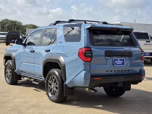 Used 2025 Toyota 4Runner SR5 RWD image 7