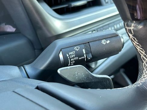 Used 2019 Lexus ES 300h w/ Luxury Package image 40