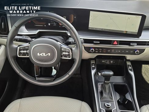 Certified 2025 Kia Sorento S w/ Panoramic Sunroof Package FWD image 25