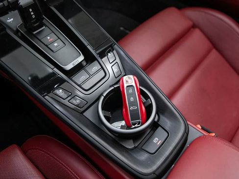 Certified 2022 Porsche 911 Targa 4 GTS AWD/4WD image 30