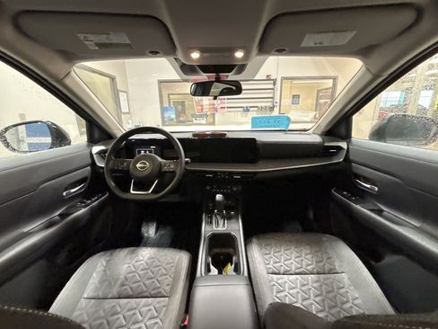 New 2026 Nissan Kicks SV w/ Charging Package image 23