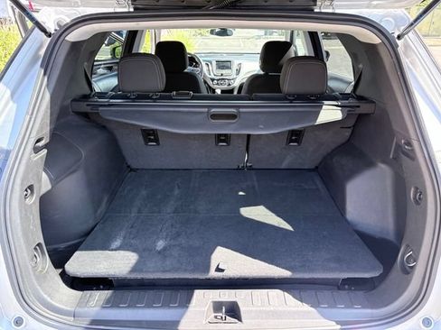 Used 2022 Chevrolet Equinox LT FWD image 26