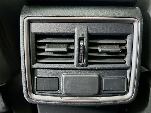 Used 2019 Subaru Forester Premium w/ All-Weather Package image 27