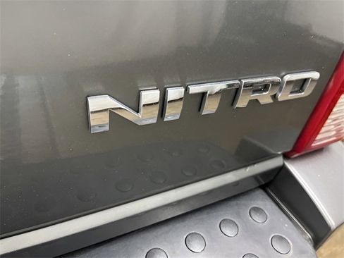 Used 2011 Dodge Nitro Heat image 9