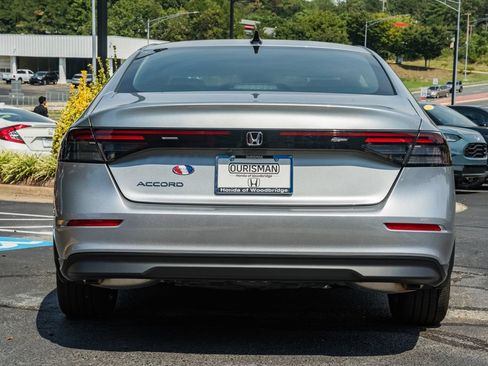 Certified 2025 Honda Accord SE image 5