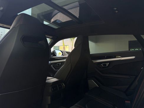 Used 2019 Lamborghini Urus image 22