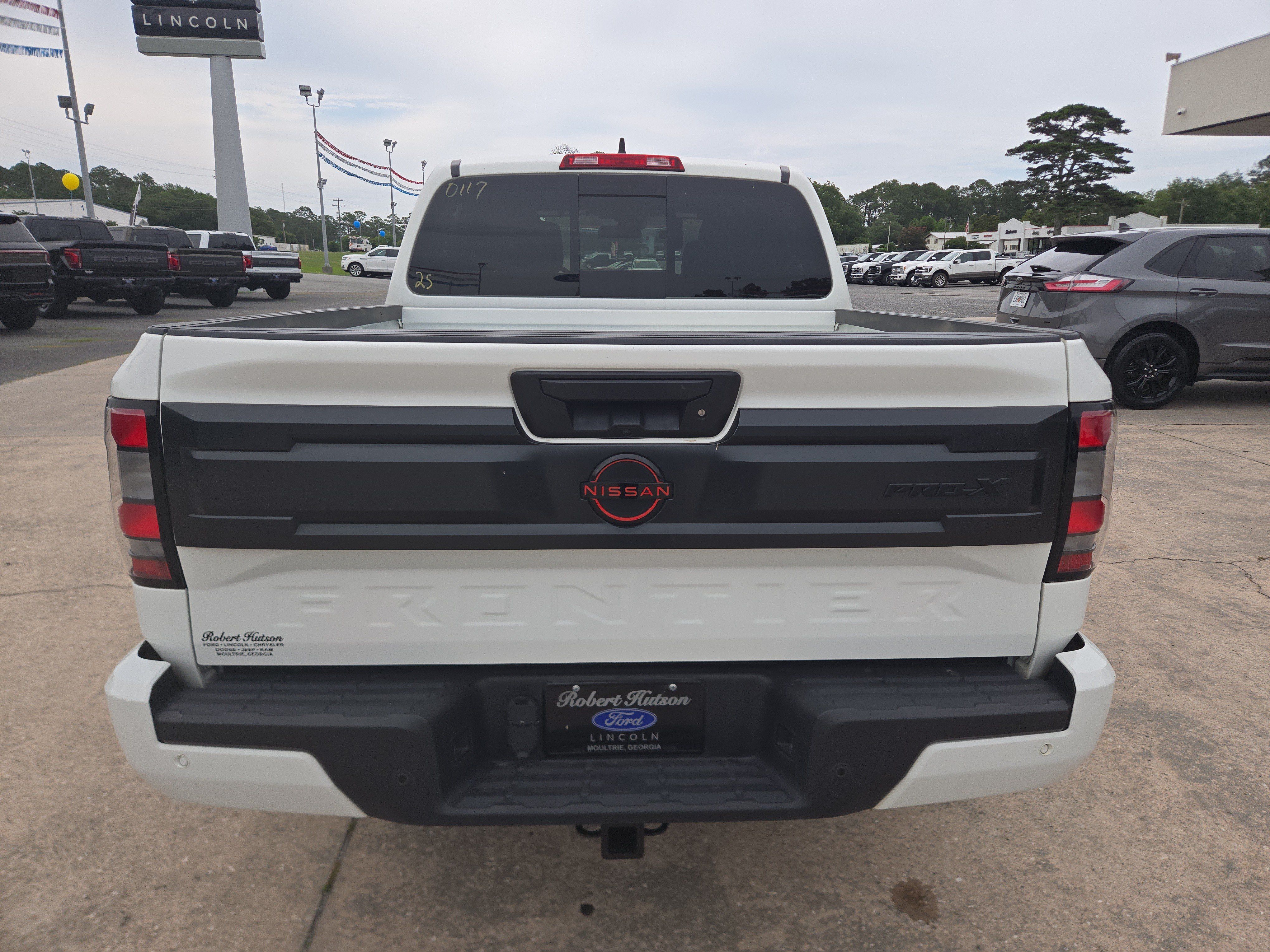 Used 2025 Nissan Frontier Pro-X w/ Tow Package RWD image 7