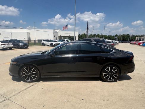 Used 2024 Honda Accord Touring image 5