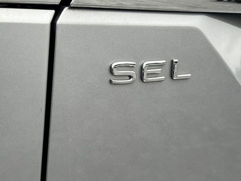 Used 2025 Volkswagen Atlas SEL AWD/4WD image 17
