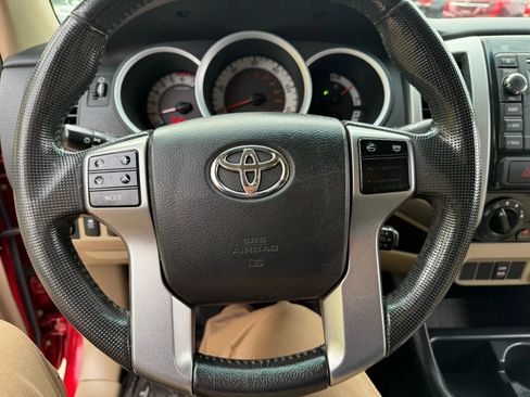 Used 2013 Toyota Tacoma PreRunner image 19