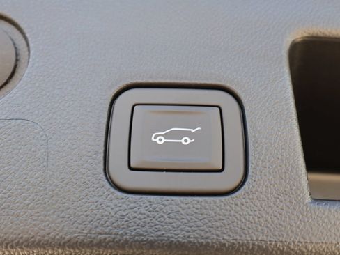 New 2026 Chevrolet Equinox RS w/ Convenience Package III AWD/4WD image 32