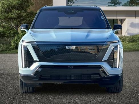 New 2026 Cadillac Vistiq Sport w/ LPO, Floor Liner Package image 9