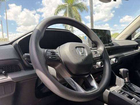 Certified 2024 Honda CR-V EX image 30