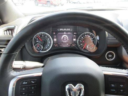 Used 2022 RAM 2500 Laramie w/ Night Edition AWD/4WD image 32