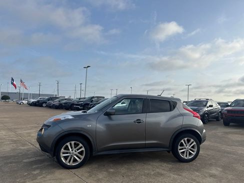 Used 2011 Nissan Juke SL FWD image 11