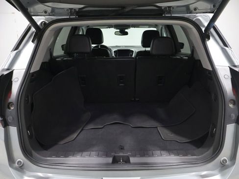 Used 2024 GMC Terrain SLT AWD/4WD image 4