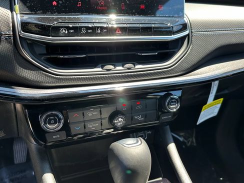 New 2026 Jeep Compass Latitude AWD/4WD image 24