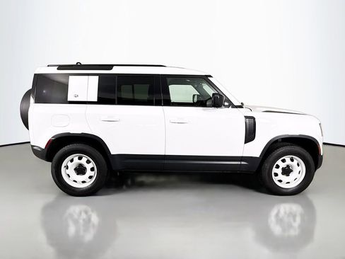 Used 2023 Land Rover Defender 110 image 8
