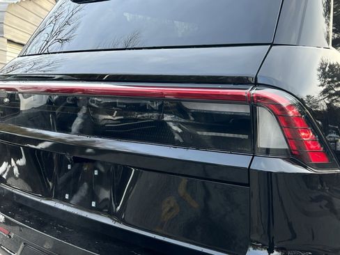 New 2025 Lincoln Navigator L Reserve w/ Jet Appearance Package image 5