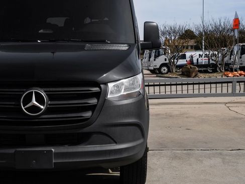 Used 2025 Mercedes-Benz Sprinter 2500 w/ Dashboard Charging Package image 46