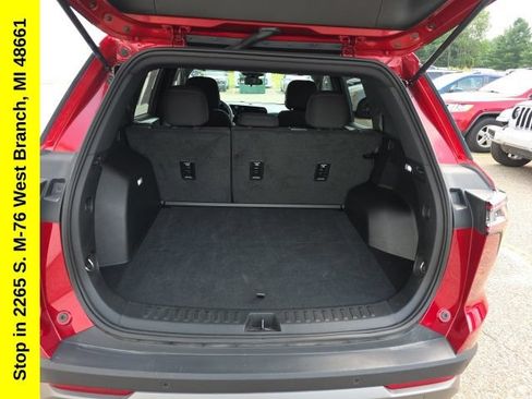 Used 2026 Chevrolet Equinox LT AWD/4WD image 14