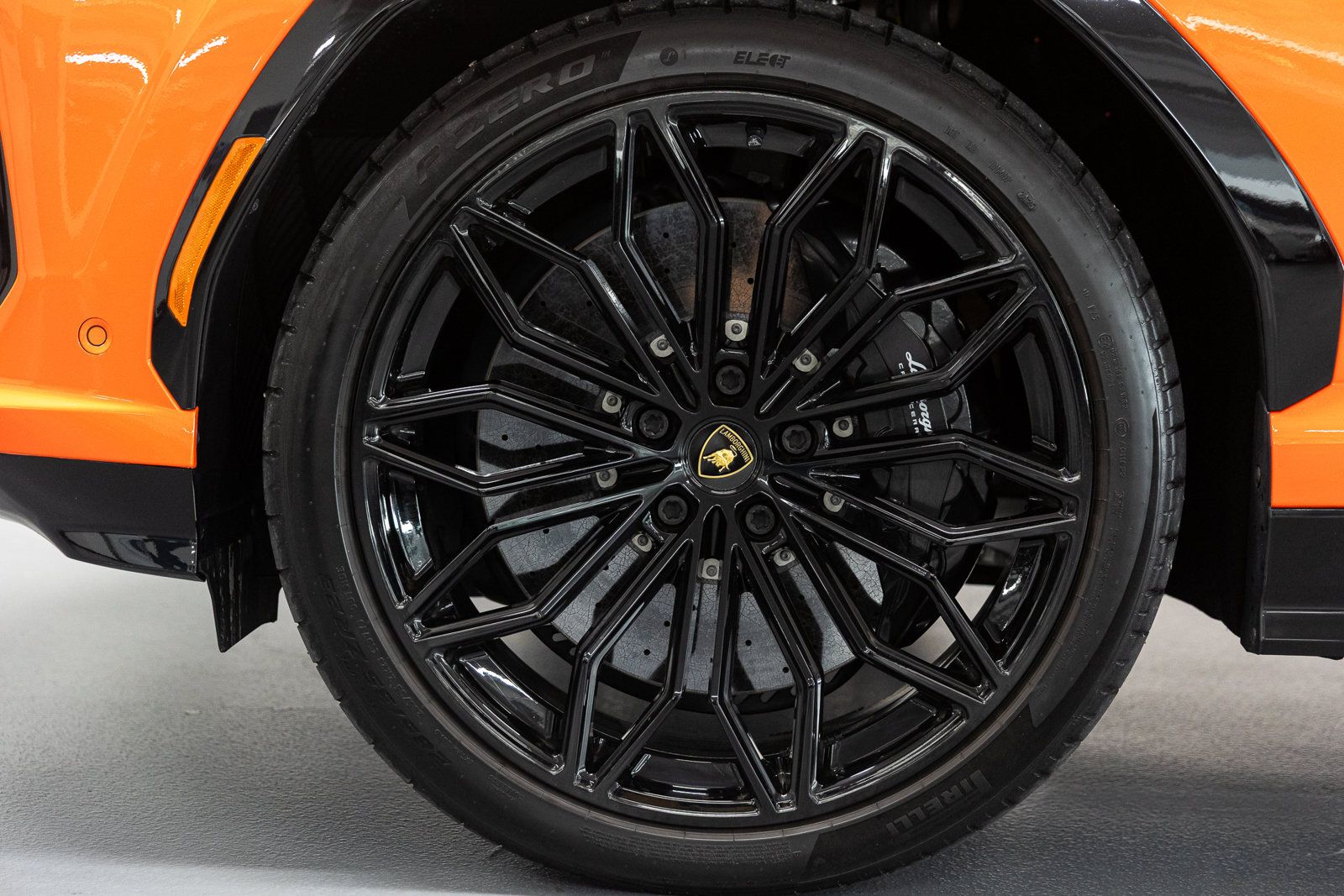 Used 2025 Lamborghini Urus S AWD/4WD image 18