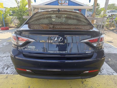 Used 2017 Hyundai Sonata Limited w/ Ultimate Package 02 FWD image 6