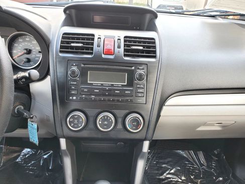 Used 2014 Subaru Forester 2.5i AWD/4WD image 19