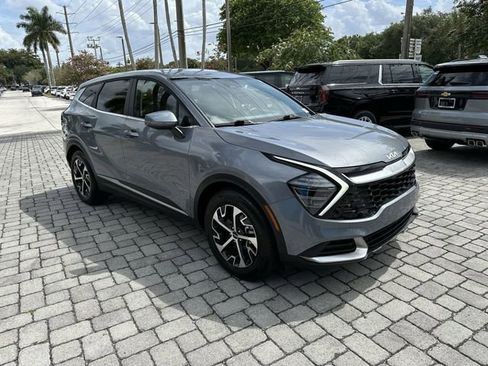 Used 2024 Kia Sportage EX FWD image 16