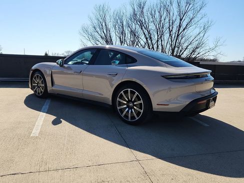 Certified 2022 Porsche Taycan image 3