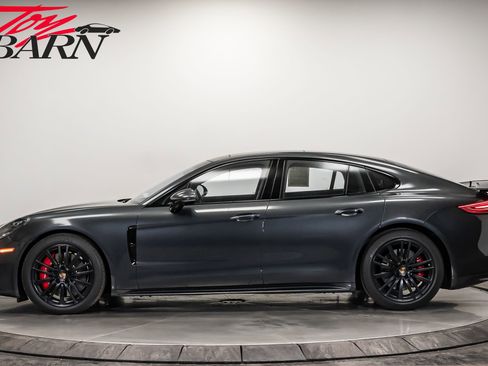 Used 2020 Porsche Panamera GTS image 2
