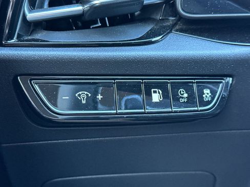 Certified 2025 Kia Niro EX w/ EX Cold Weather Package image 42