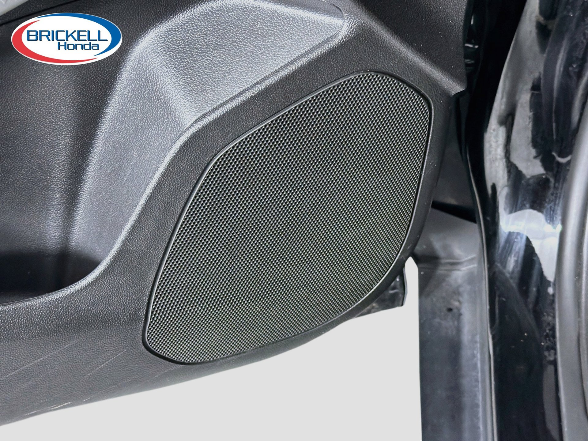 Used 2024 Chevrolet Trax RS FWD image 23