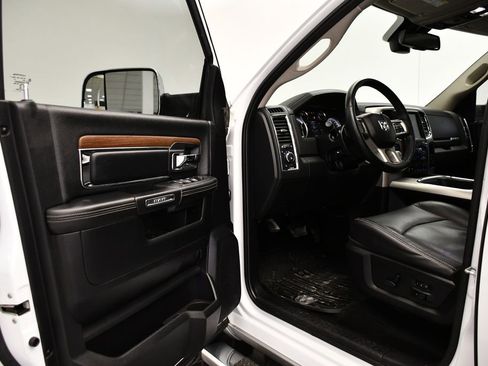 Used 2015 RAM 1500 Laramie w/ Convenience Group image 38