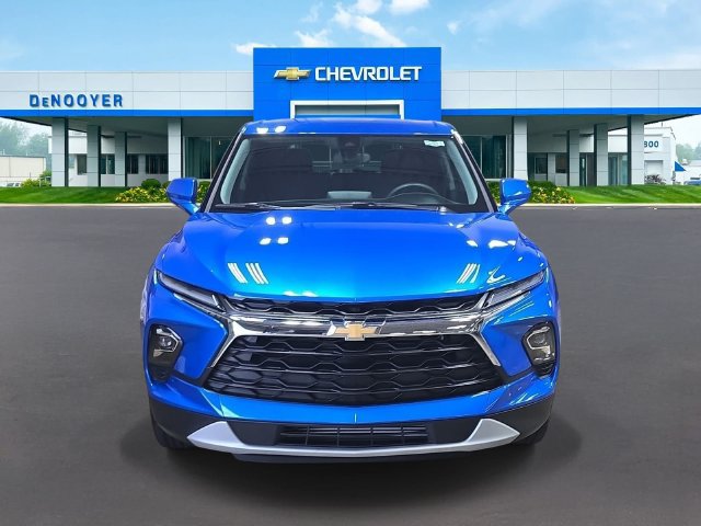 New 2025 Chevrolet Blazer LT FWD image 3