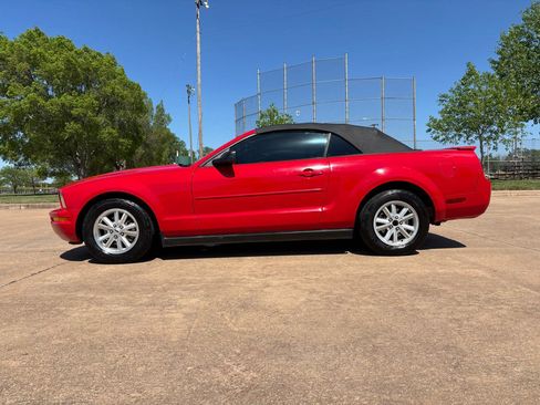 Used 2007 Ford Mustang Premium image 2