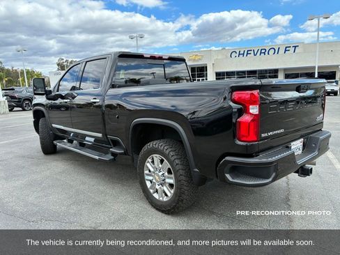 Used 2024 Chevrolet Silverado 2500 High Country AWD/4WD image 9