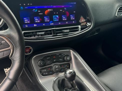 Used 2016 Dodge Challenger SRT Hellcat RWD image 16