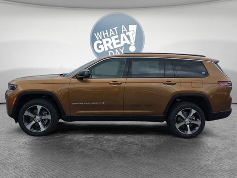 New 2026 Jeep Grand Cherokee L Limited w/ Luxury Tech Group II AWD/4WD image 7