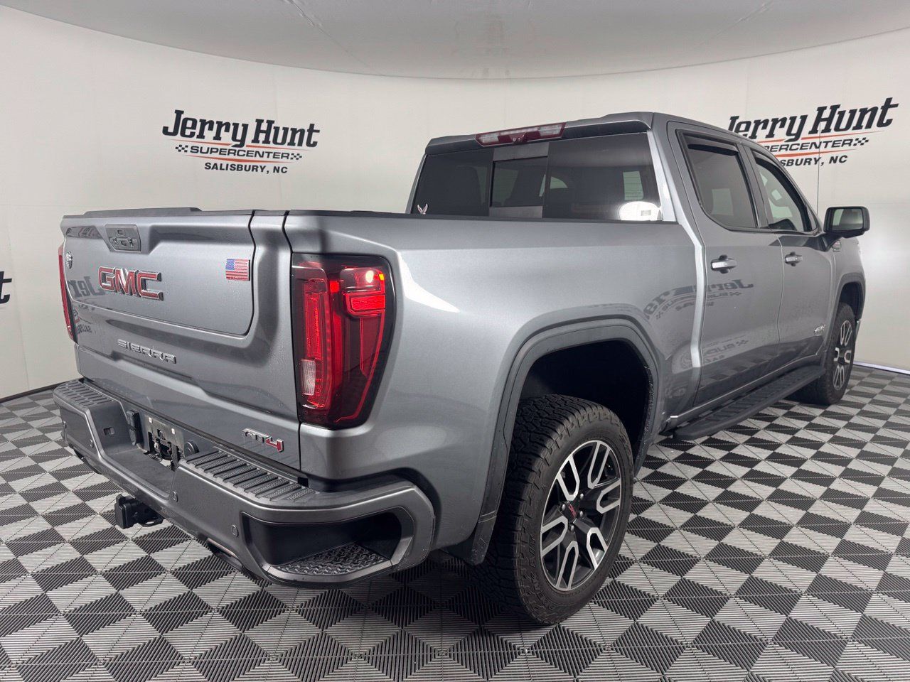 Used 2021 GMC Sierra 1500 AT4 w/ AT4 Premium Package AWD/4WD image 7