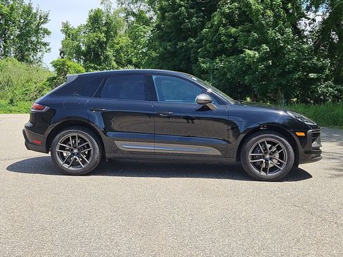 Certified 2025 Porsche Macan Turbo AWD/4WD image 8